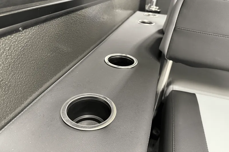 Slide: The Image of Premier 230 Sunsation 2025 - 27