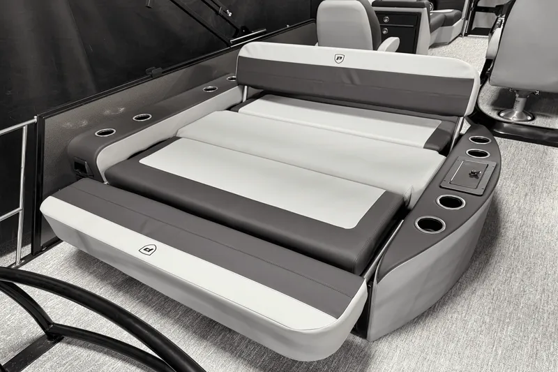 Slide: The Image of Premier 230 Sunsation 2025 - 29