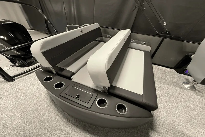 Slide: The Image of Premier 230 Sunsation 2025 - 32