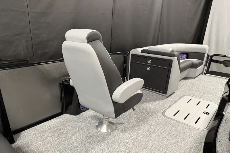 Slide: The Image of Premier 230 Sunsation 2025 - 38