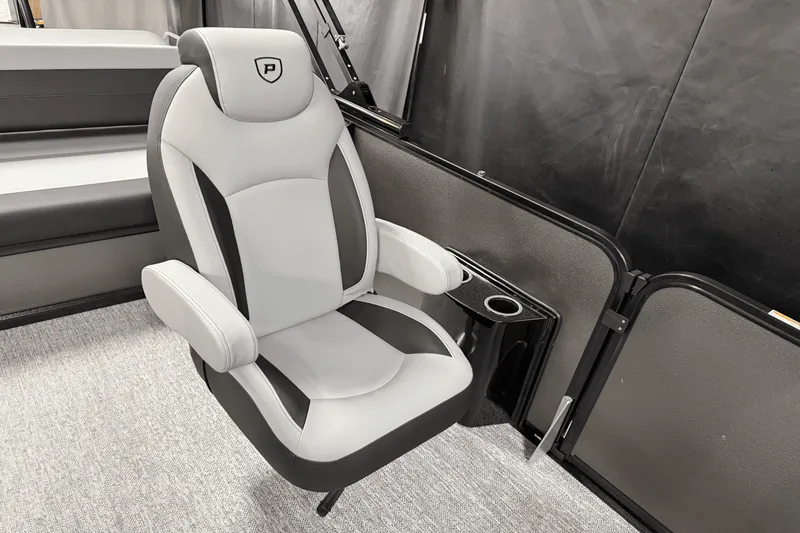 Slide: The Image of Premier 230 Sunsation 2025 - 39