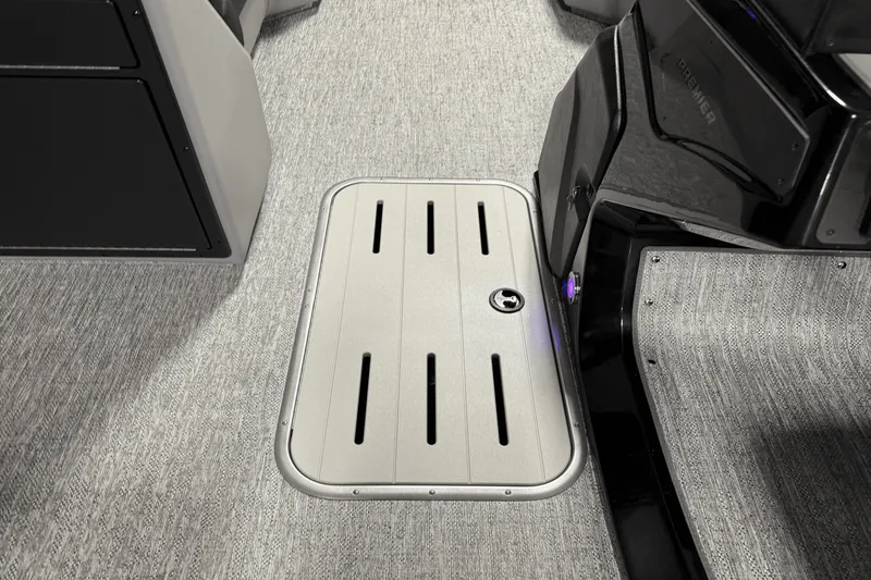 Slide: The Image of Premier 230 Sunsation 2025 - 41