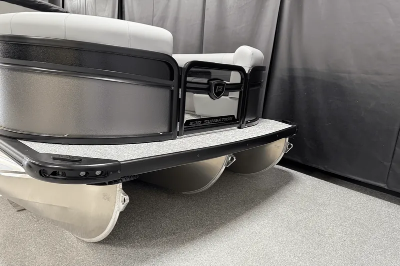 Slide: The Image of Premier 230 Sunsation 2025 - 5