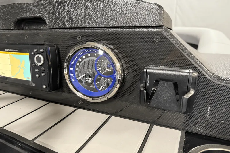 Slide: The Image of Premier 230 Sunsation 2025 - 52