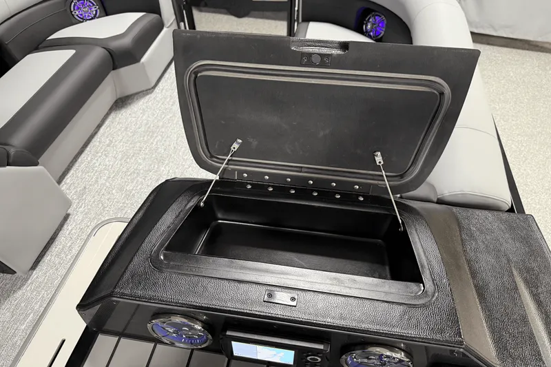 Slide: The Image of Premier 230 Sunsation 2025 - 58