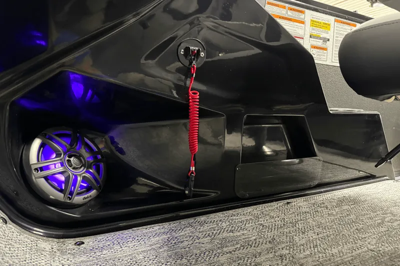 Slide: The Image of Premier 230 Sunsation 2025 - 59