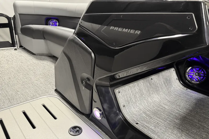 Slide: The Image of Premier 230 Sunsation 2025 - 60