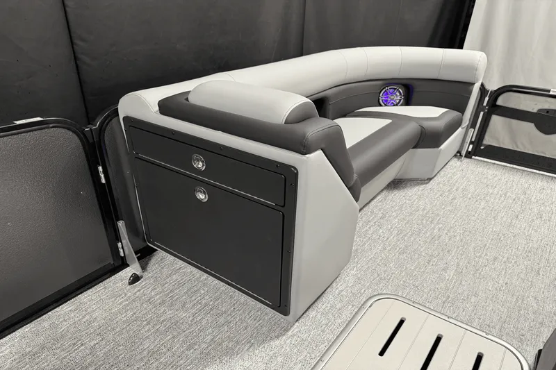 Slide: The Image of Premier 230 Sunsation 2025 - 62