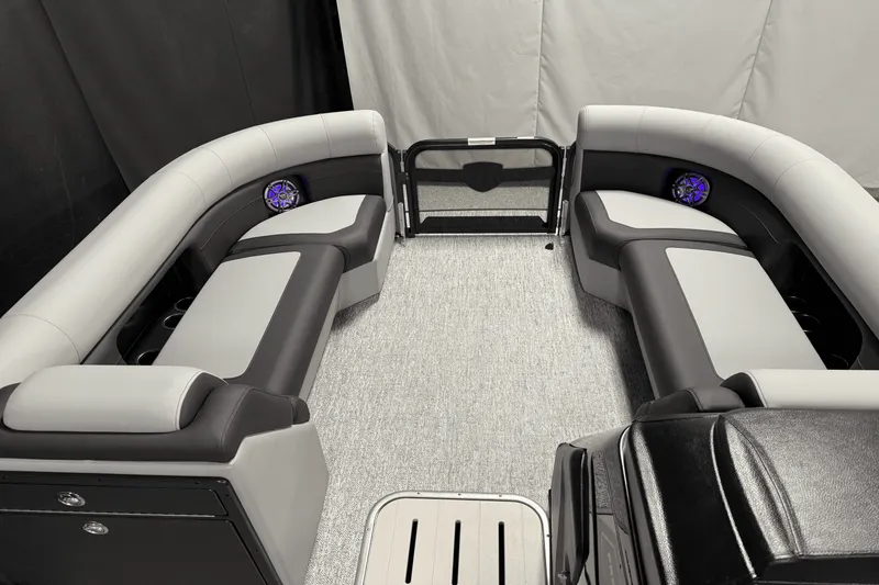 Slide: The Image of Premier 230 Sunsation 2025 - 65