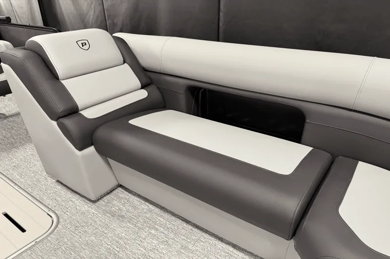 Slide: The Image of Premier 230 Sunsation 2025 - 70