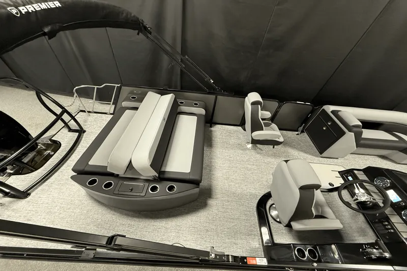 Slide: The Image of Premier 230 Sunsation 2025 - 8
