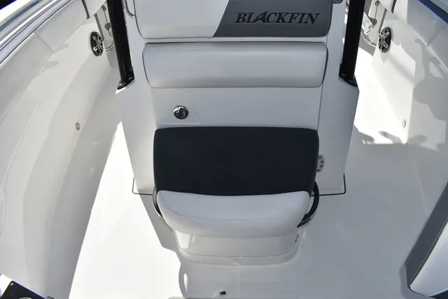 Slide: The Image of Blackfin 212CC 2018 - 68