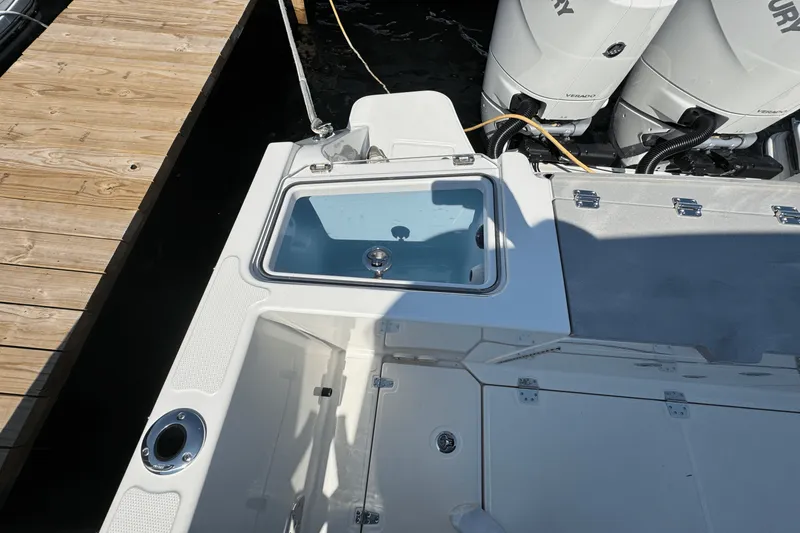 Slide: The Image of Boston Whaler 330 Vantage 2025 - 11