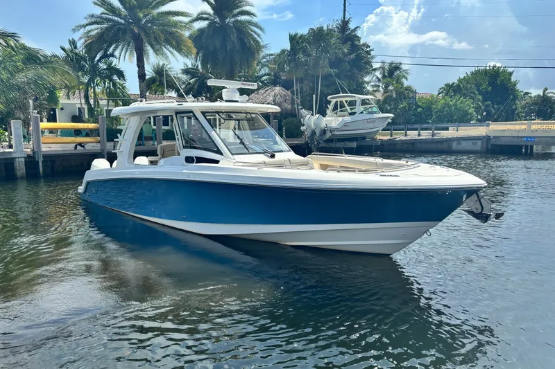 Slide: The Image of Boston Whaler 350 Realm 2021 - 3