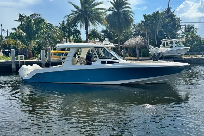 Slide: The Image of Boston Whaler 350 Realm 2021 - 8