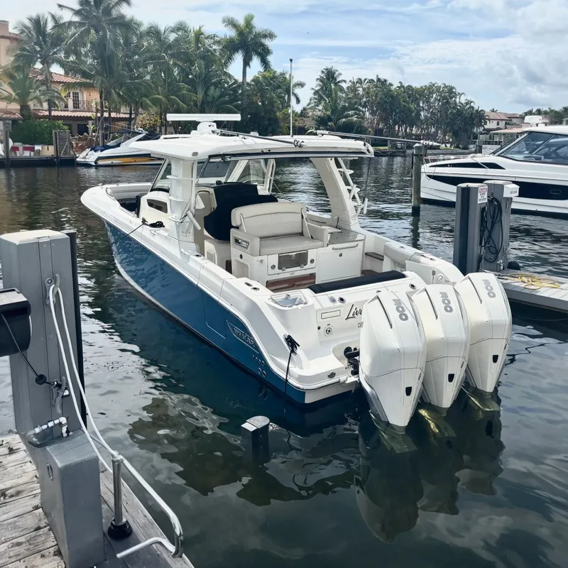 Slide: The Image of Boston Whaler 350 Realm 2021 - 9
