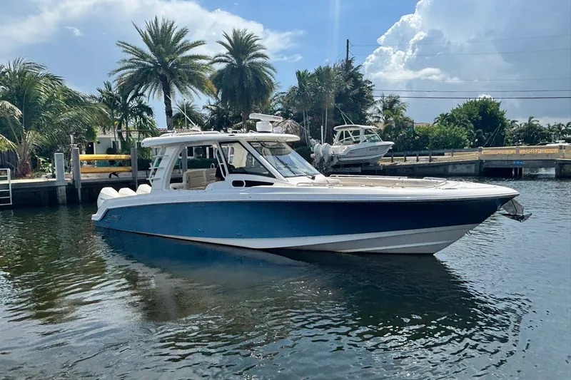 Slide: The Image of Boston Whaler 350 Realm 2021 - 6