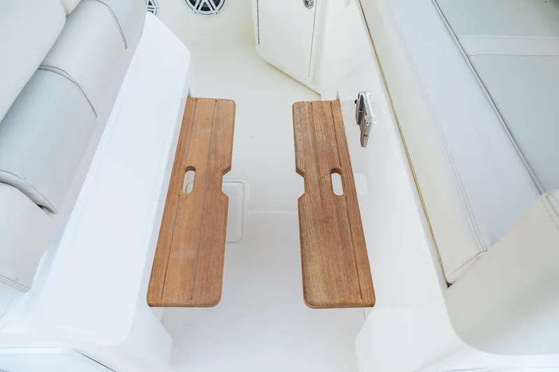 Slide: The Image of Boston Whaler 350 Realm 2021 - 29