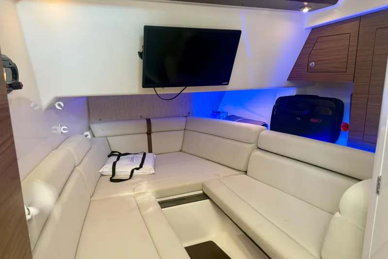 Slide: The Image of Boston Whaler 350 Realm 2021 - 30