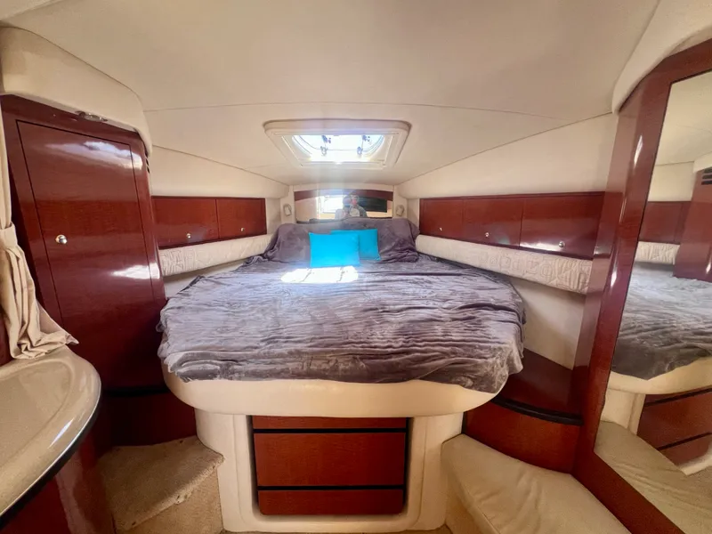 Slide: The Image of Sea Ray 340 Sundancer 2003 - 17