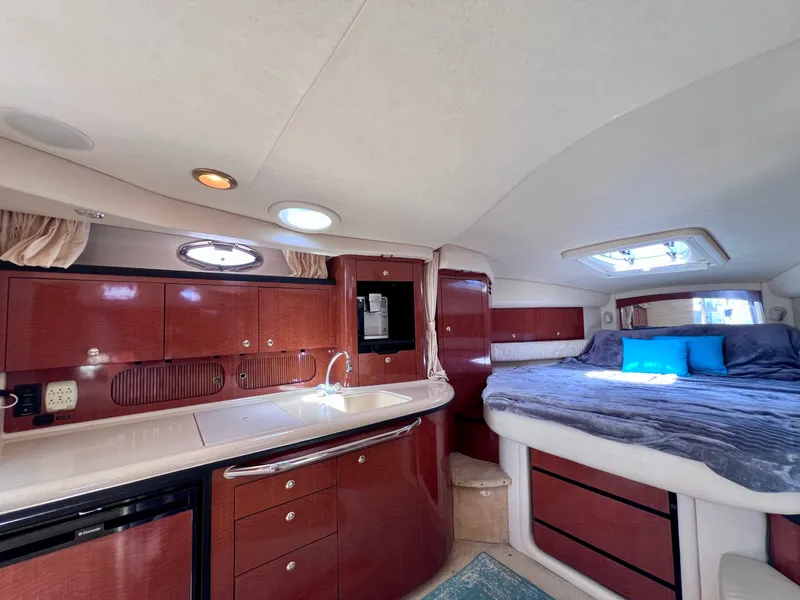 Slide: The Image of Sea Ray 340 Sundancer 2003 - 14