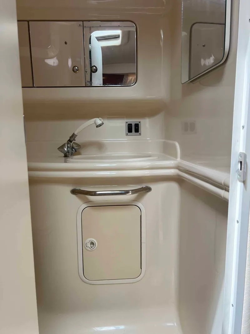 Slide: The Image of Sea Ray 340 Sundancer 2003 - 24