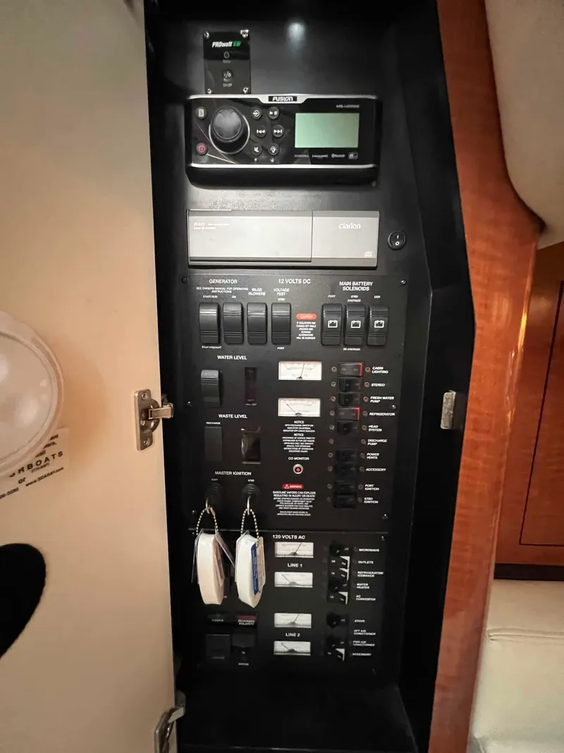 Slide: The Image of Sea Ray 340 Sundancer 2003 - 25