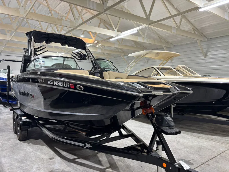 Slide: The Image of MasterCraft Xstar S 2022 - 2