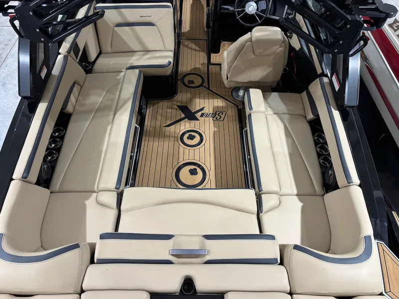 Slide: The Image of MasterCraft Xstar S 2022 - 8