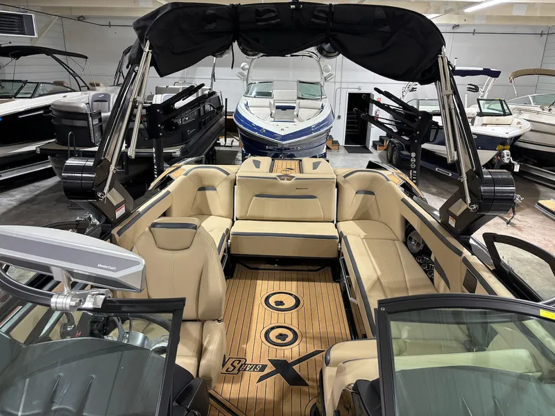 Slide: The Image of MasterCraft Xstar S 2022 - 17