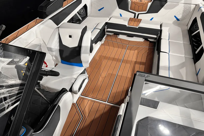 Slide: The Image of Nautique Super Air Nautique GS22 2025 - 11