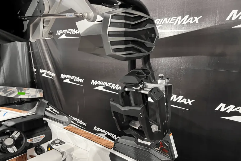 Slide: The Image of Nautique Super Air Nautique GS22 2025 - 12