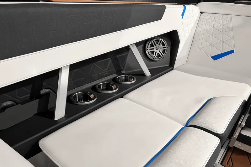 Slide: The Image of Nautique Super Air Nautique GS22 2025 - 13