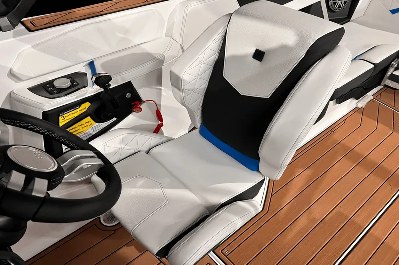 Slide: The Image of Nautique Super Air Nautique GS22 2025 - 16