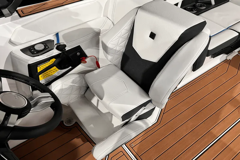 Slide: The Image of Nautique Super Air Nautique GS22 2025 - 17