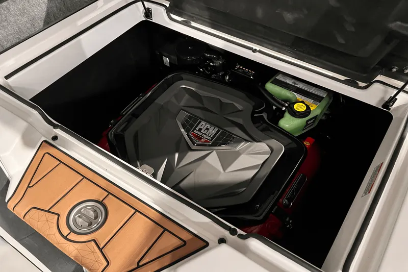 Slide: The Image of Nautique Super Air Nautique GS22 2025 - 6