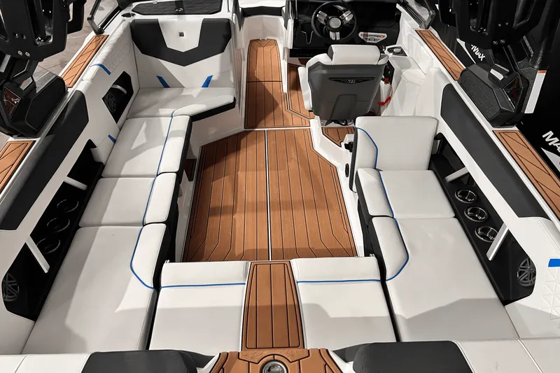 Slide: The Image of Nautique Super Air Nautique GS22 2025 - 9