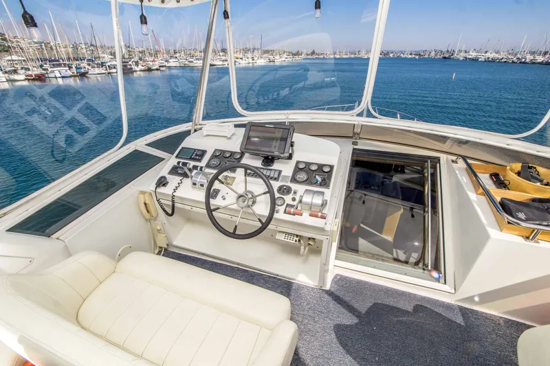 Slide: The Image of Navigator 53 pilothouse 1999 - 6