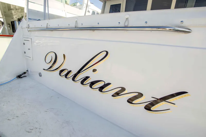 Slide: The Image of Navigator 53 pilothouse 1999 - 40