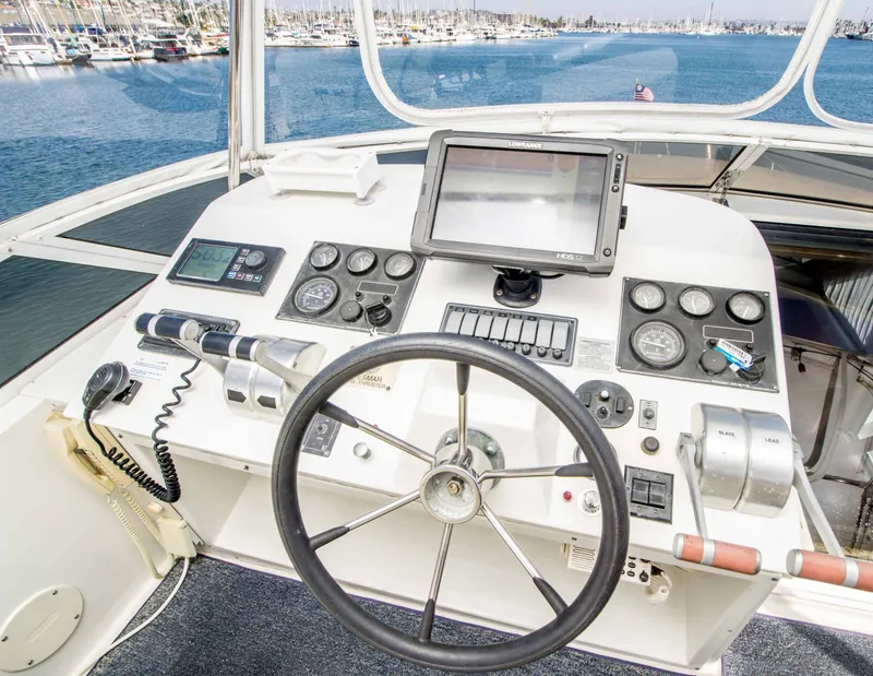 Slide: The Image of Navigator 53 pilothouse 1999 - 9