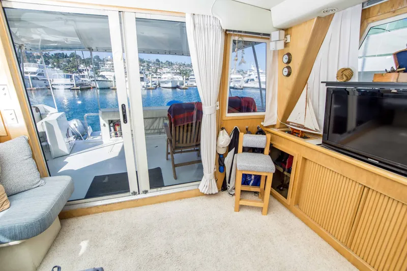 Slide: The Image of Navigator 53 pilothouse 1999 - 22