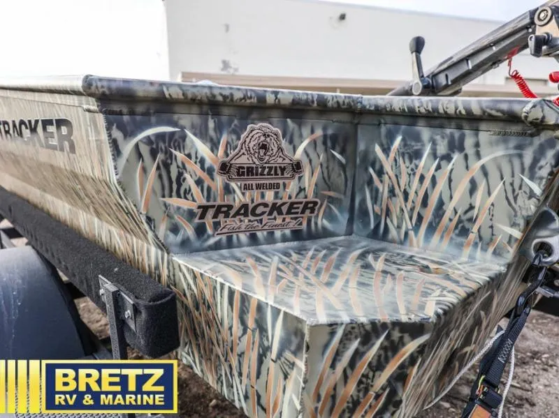 Slide: The Image of Tracker 1650T Prairie Wings Edition 2026 - 11