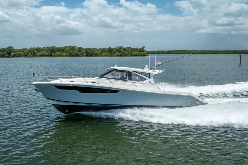 Slide: The Image of Pursuit OS 445 Offshore 2024 - 26