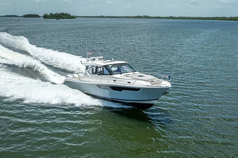 Slide: The Image of Pursuit OS 445 Offshore 2024 - 22
