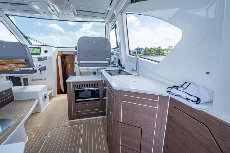Slide: The Image of Pursuit OS 445 Offshore 2024 - 44