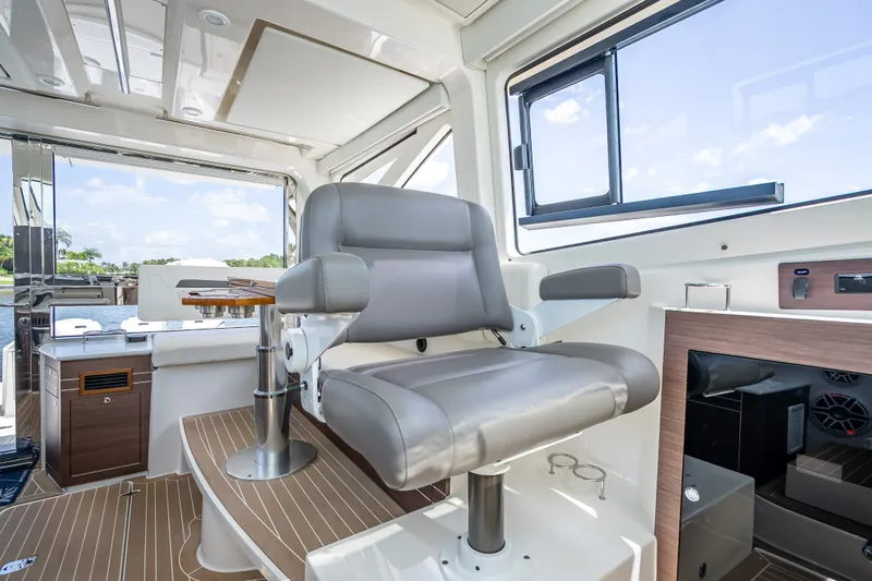 Slide: The Image of Pursuit OS 445 Offshore 2024 - 29