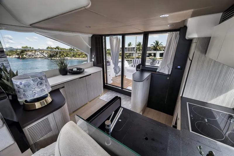 Slide: The Image of Azimut 55 2019 - 17
