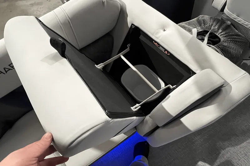 Slide: The Image of Harris 230 Sunliner 2025 - 10