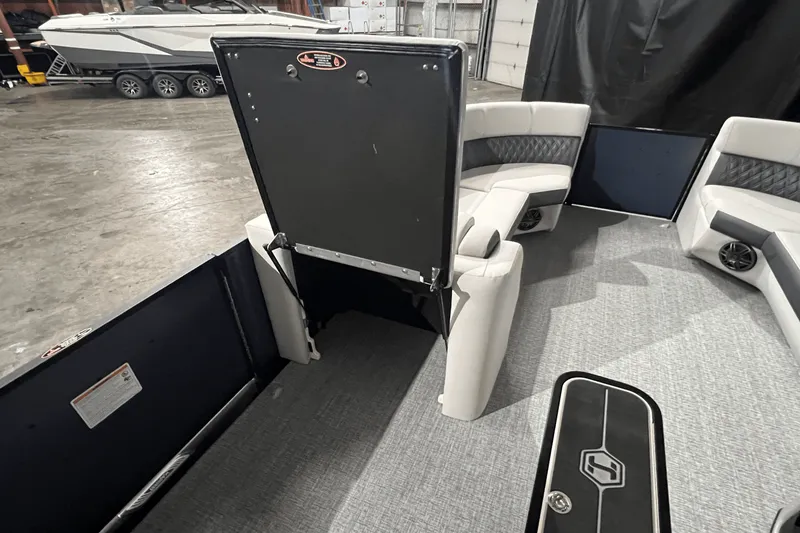 Slide: The Image of Harris 230 Sunliner 2025 - 17