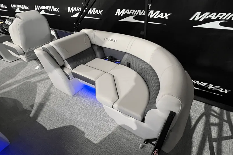 Slide: The Image of Harris 230 Sunliner 2025 - 7